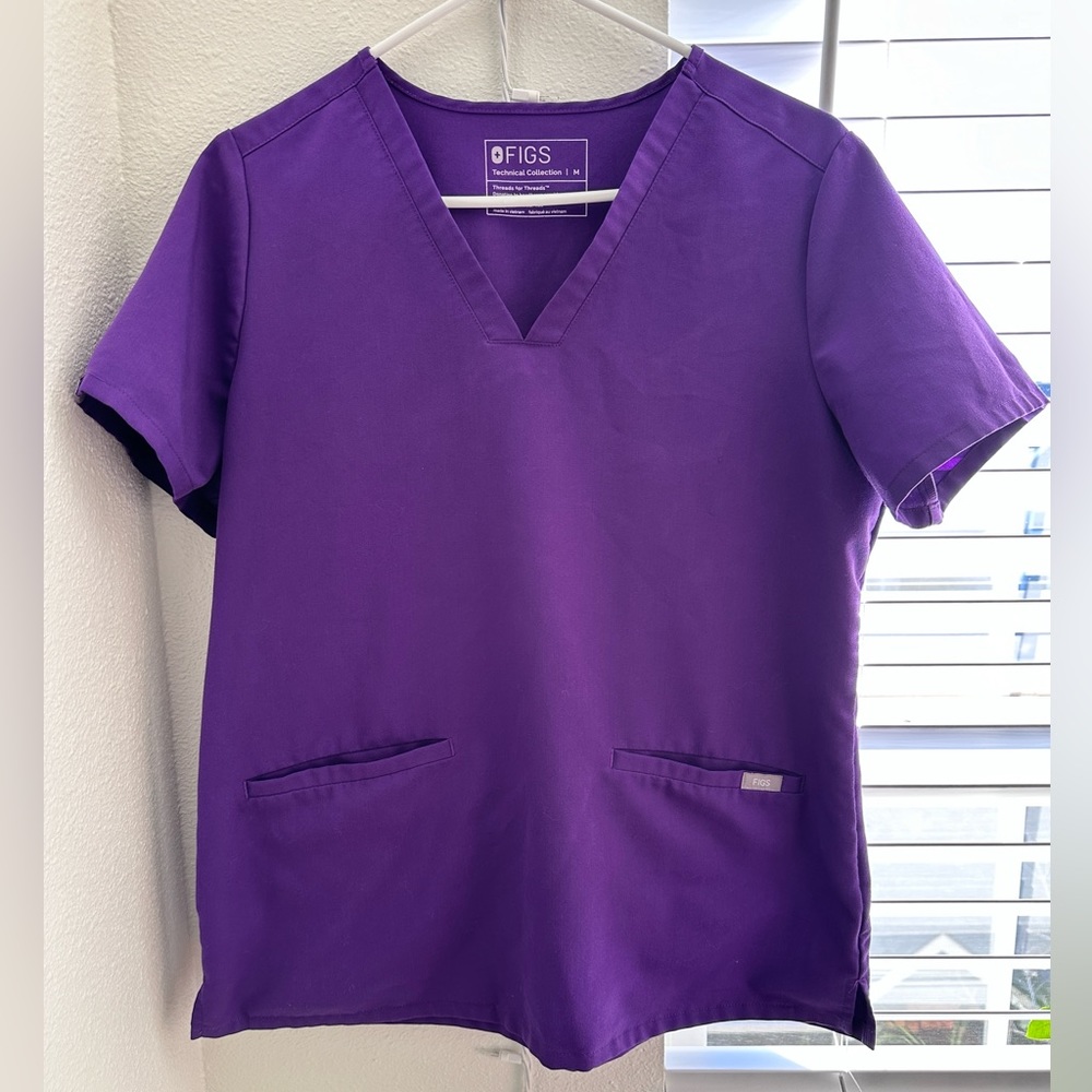 FIGS Casma Three-Pocket Scrub Top Purple